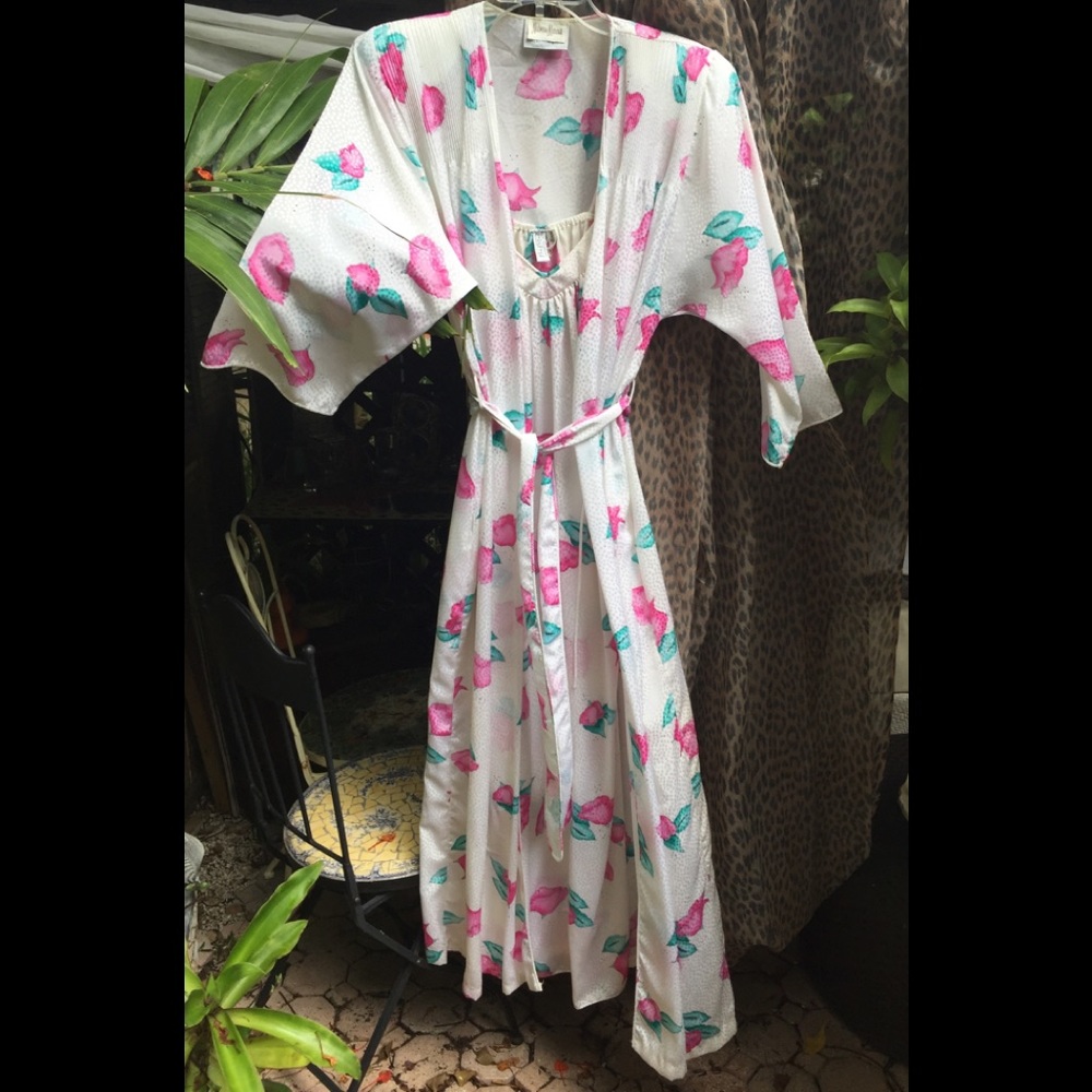 Mary McFadden Collection Robe & Nightgown